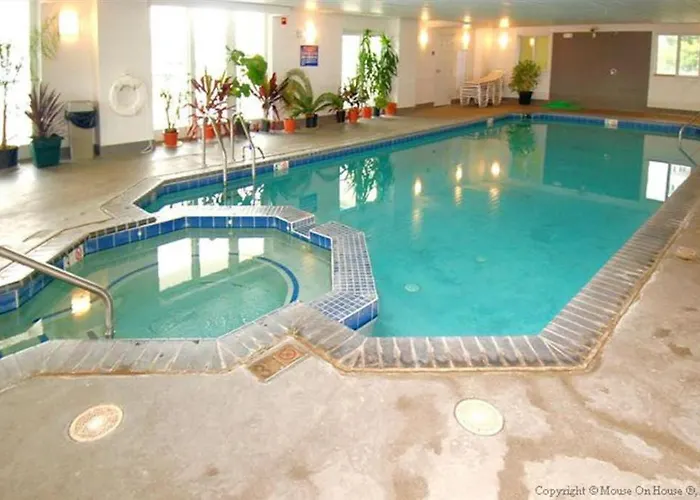 Holiday home Gorgeous In Oceanfront Complex With Pool Hot Tub Wifi & Ac