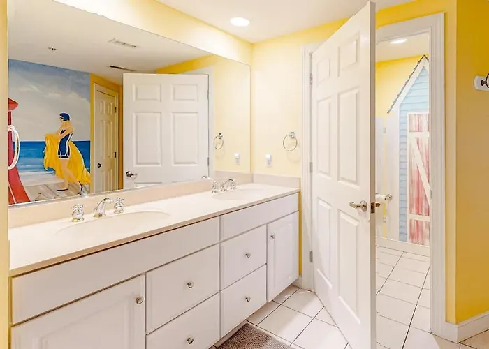 Gorgeous In Oceanfront Complex With Pool Hot Tub Wifi & Ac Holiday home