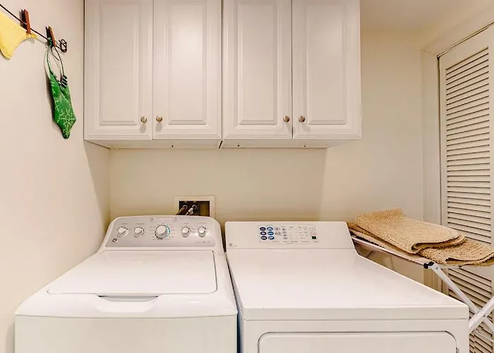 Holiday home Gorgeous In Oceanfront Complex With Pool Hot Tub Wifi & Ac *