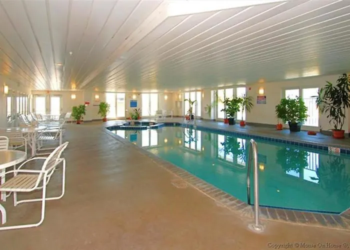 Gorgeous In Oceanfront Complex With Pool Hot Tub Wifi & Ac Holiday home